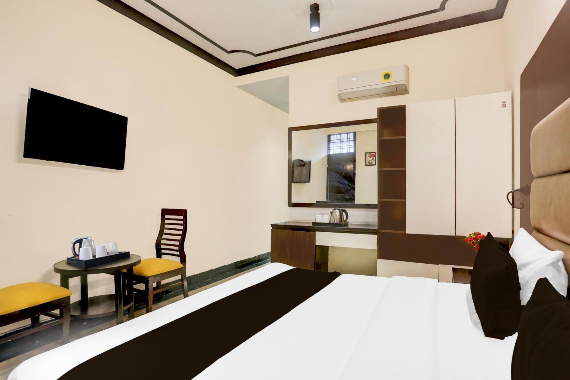 Super Townhouse Sushant Lok Phase 1 Formerly Hotel Neven 구르가온 외부 사진